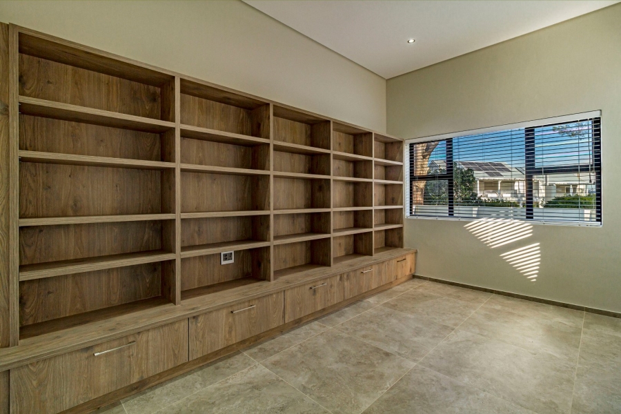 4 Bedroom Property for Sale in Mzuri Estate Western Cape